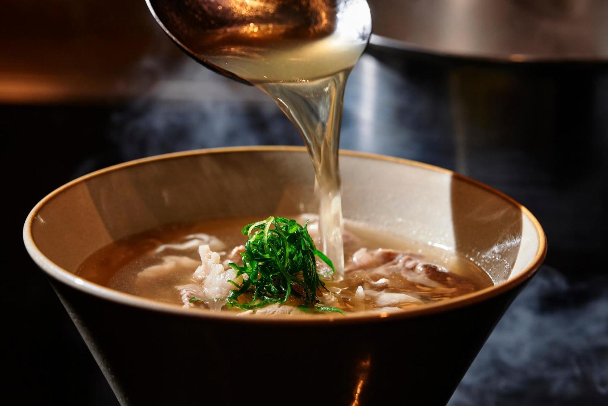 Omo7 Osaka By Hoshino Resorts Exteriör bild A bowl of soup being served